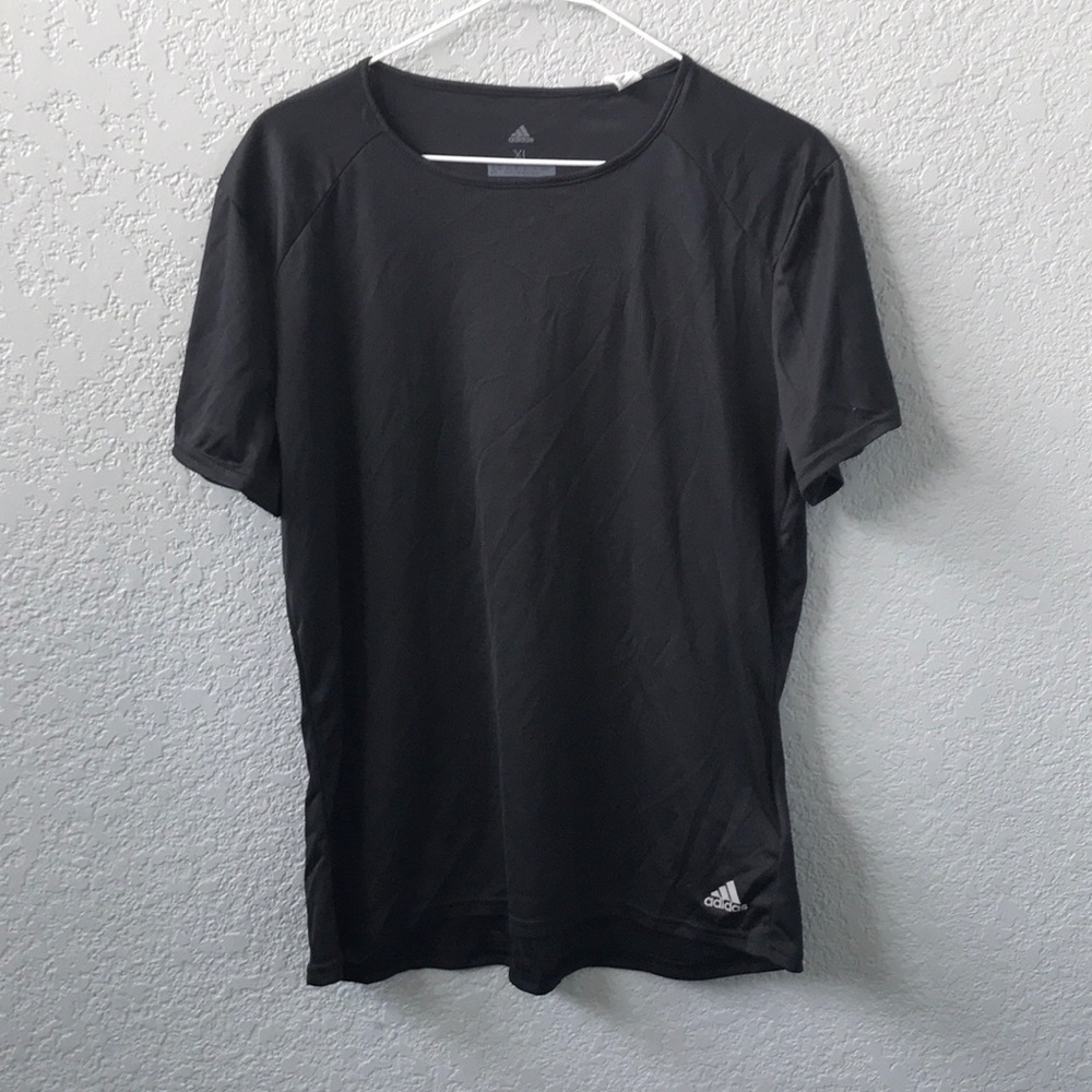 Adidas women’s activewear shirt NWT